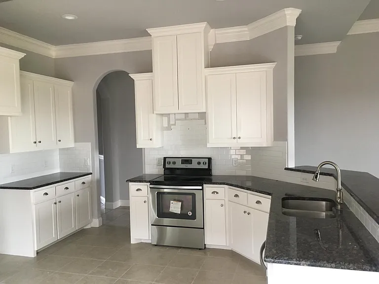 548 Clearwater Pl — Photo 3