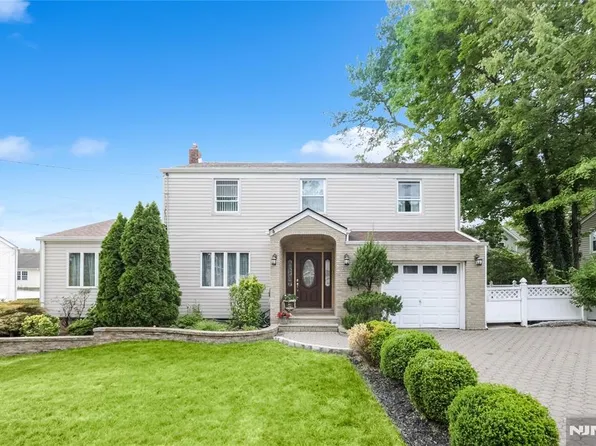 255 Jefferson Ave, River Edge, NJ 07661