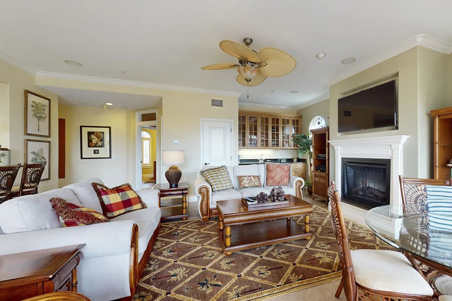 3 bed, 2.0 bath, 2131 sqft, $6,478 — Photo 3