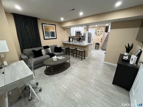 73 Spring St #1, New Haven, CT 06519