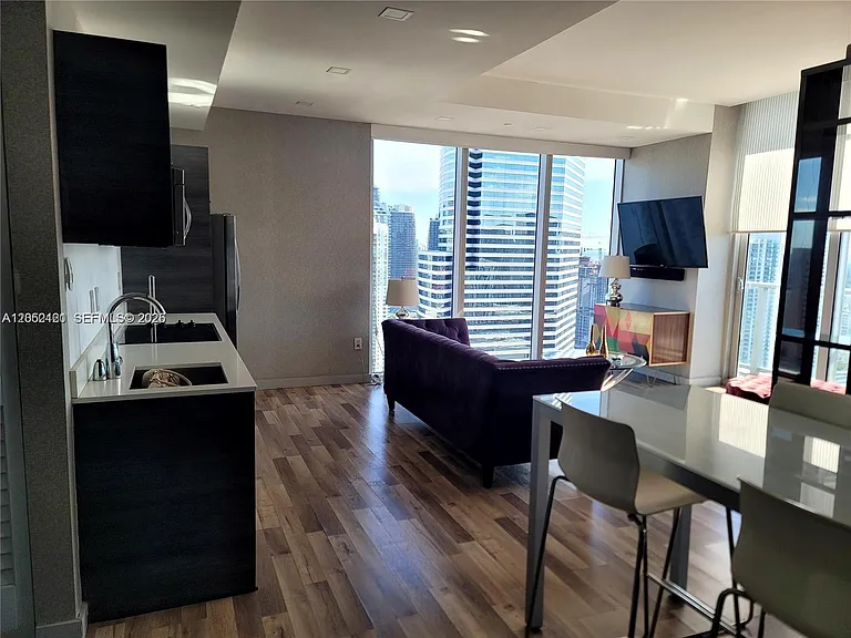 151 SE 1st St #Penthouse 11 — Photo 8