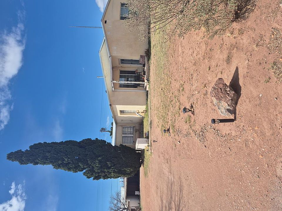2nd image of 207 N La Caverna Dr