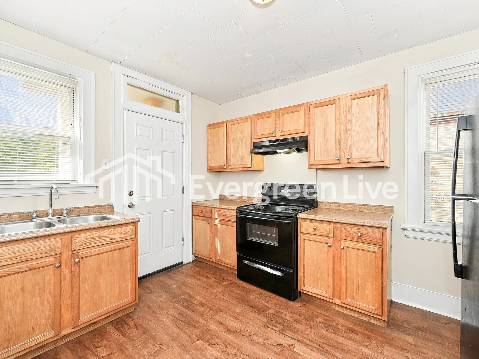 3 bed, 2.0 bath, 1428 sqft, $1,545 — Photo 3