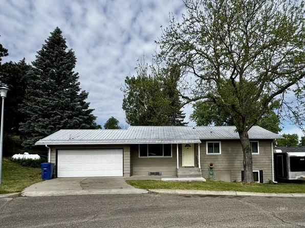 36 Yucca Dr, Colstrip, MT 59323