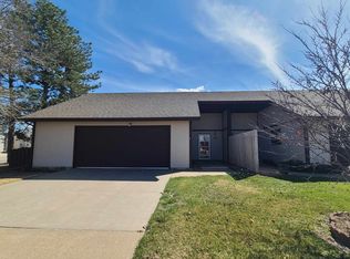 638 E State St, Lindsborg, KS 67456