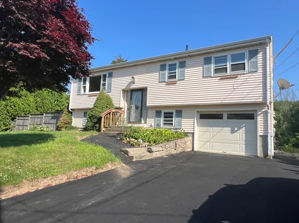 13 Canary St, Pawcatuck, CT 06379