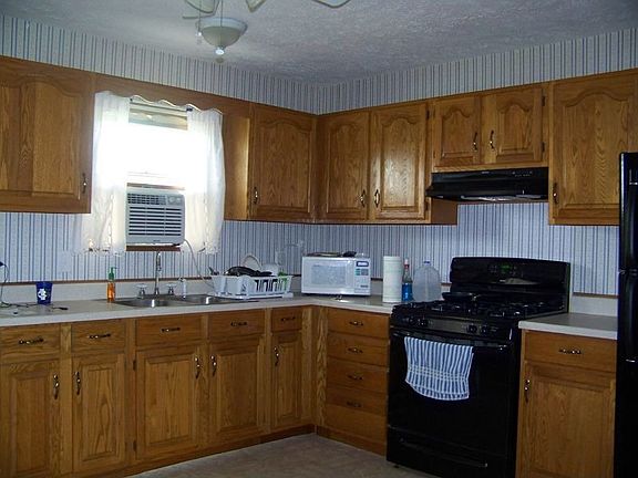 Large eat-in kitchen