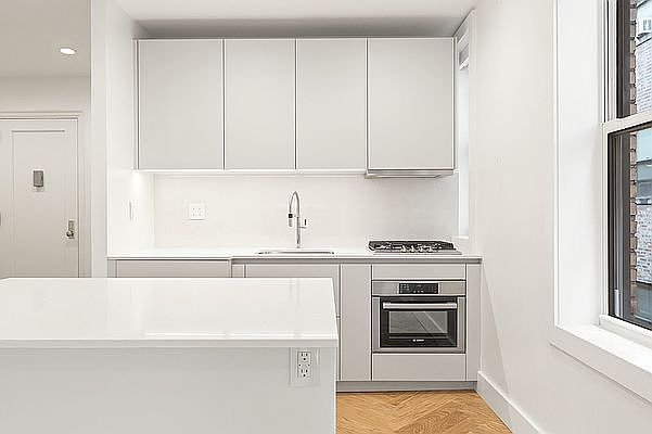 1st image of 220 W 24th St APT 6J