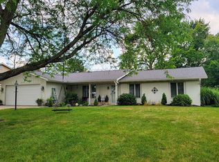 1414 Deerbrook Ct, Bluffton, IN 46714