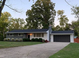 21321 Salisbury Ave, Grosse Ile, MI 48138