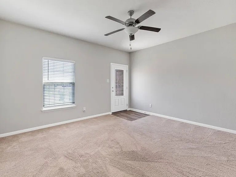 19300 Andrew Jackson St — Photo 5