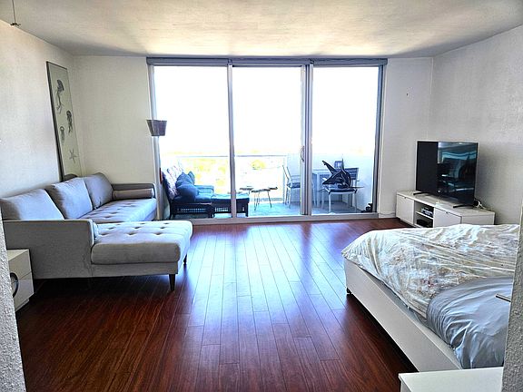 3rd image of 1200 West Ave APT 1411