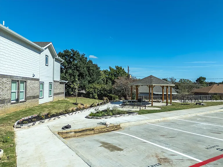 6233 Roby Dr — Photo 8