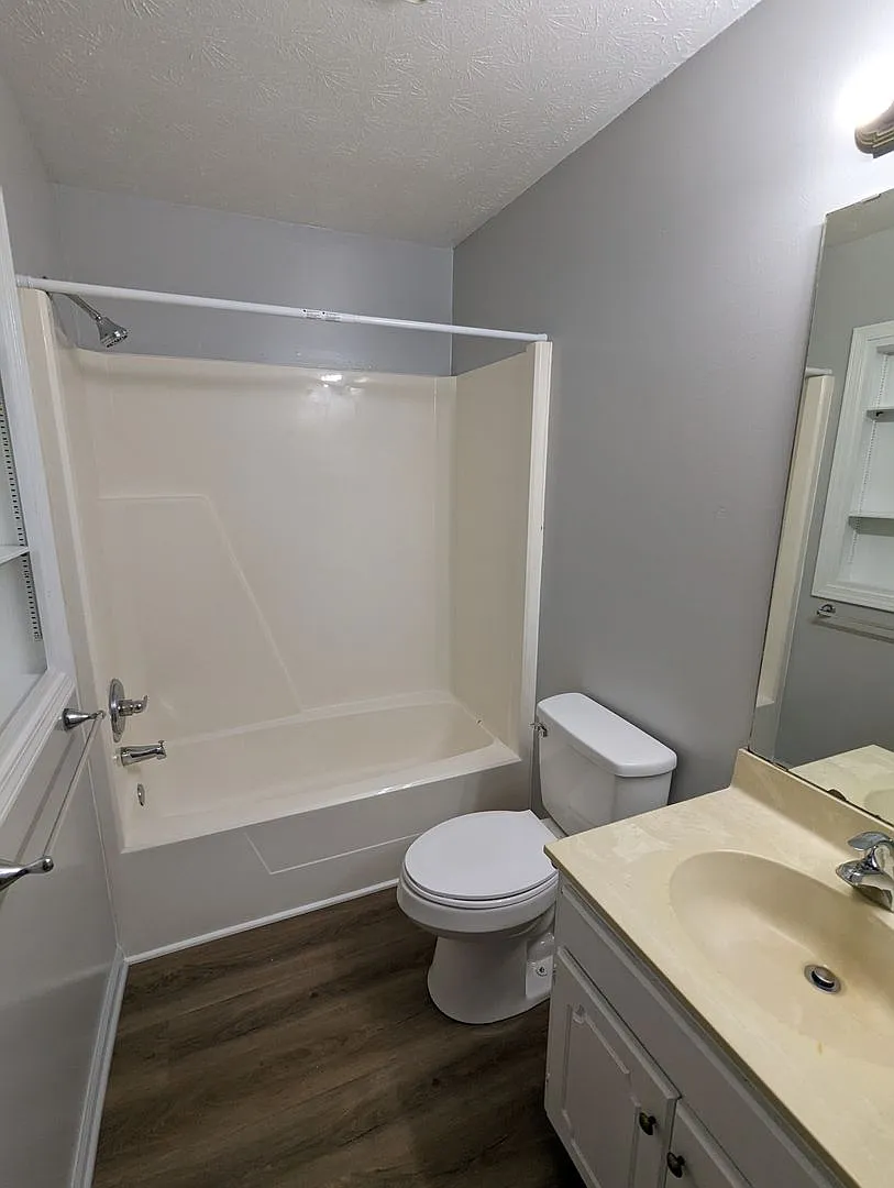403 E. Palm Drive — Photo 4