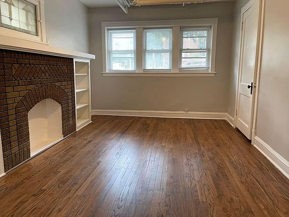 4th image of 3906 N Lockwood Ave #Bs