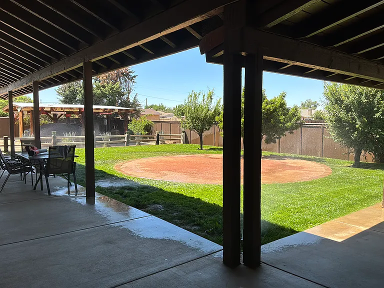 7518 Redwood Ave — Photo 9