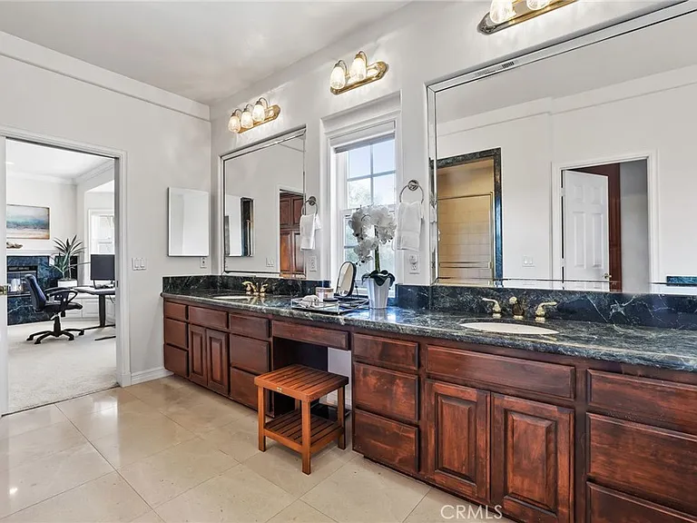 2821 Copa De Oro Dr — Photo 30