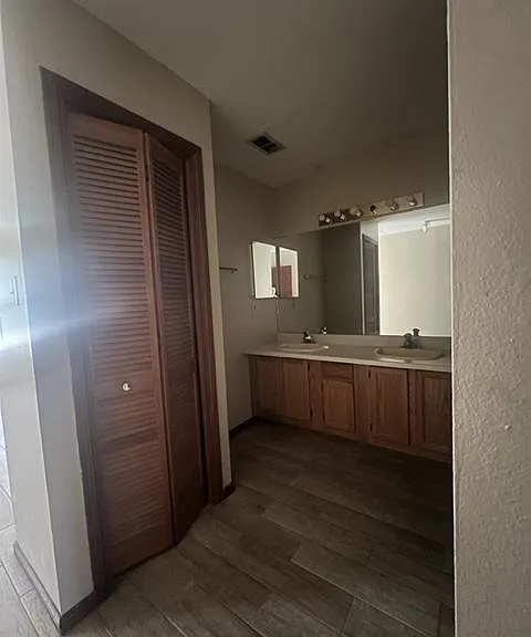425 Palm Valley Cir #425 — Photo 6