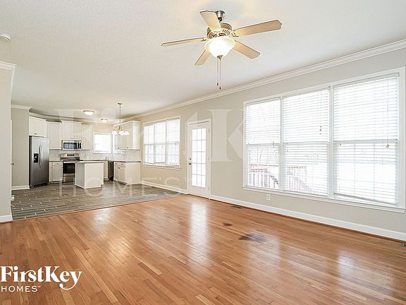 4th image of 403 Beech Ridge Rd