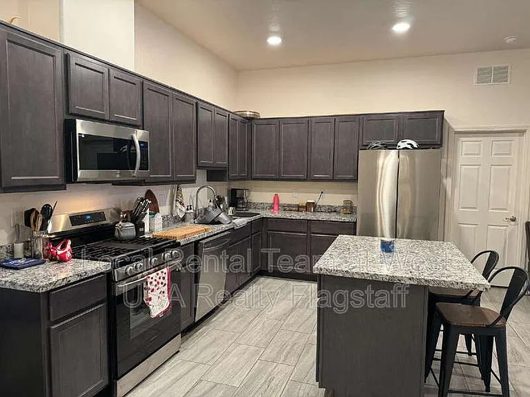 1650 Ponderosa Pkwy — Photo 3