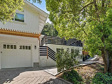 2 bed, 850 sqft, $3,950 — Photo 3