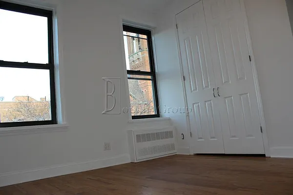 Rented by Bouklis Group | media 27