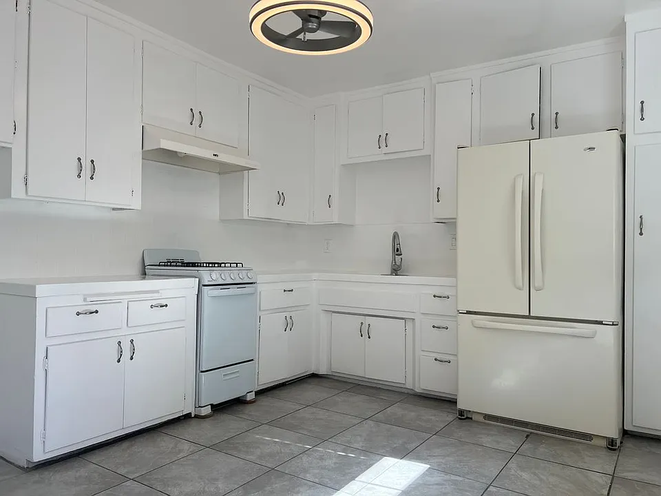 2604 Mathews Ave #1