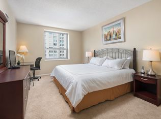 545 N Dearborn St #ID1039606P, Chicago, IL 60654