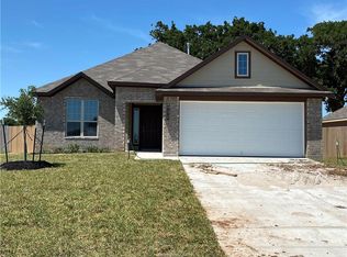 832 Heritage Dr, Navasota, TX 77868