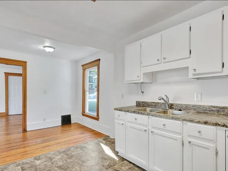 1404 Linval St — Photo 9