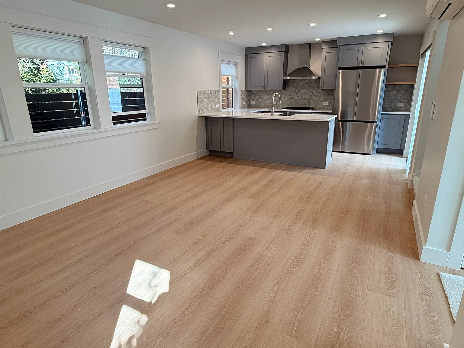 2 bed, 1.5 bath, 800 sqft, $2,900 — Photo 4