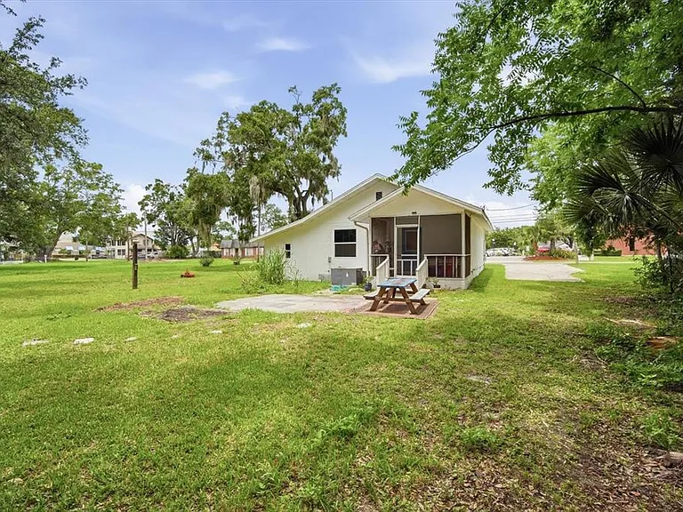 1001 E Reynolds St — Photo 16