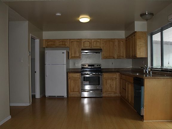 4th image of 3712 Brunswick Ct