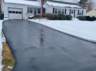 70 Woodcrest Rd, Springfield, MA 01129