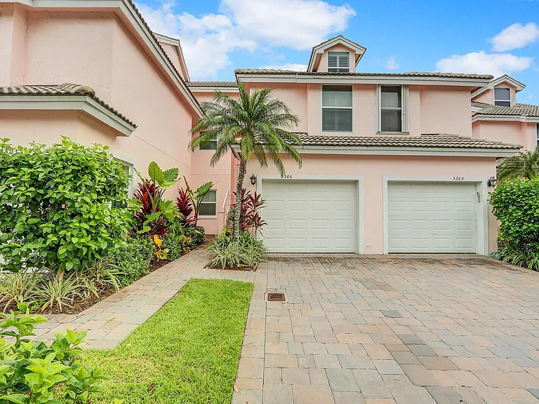3306 Fairway Dr N — Photo 1