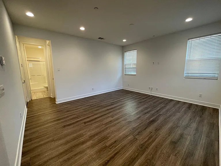 12256 Chorus Dr — Photo 8