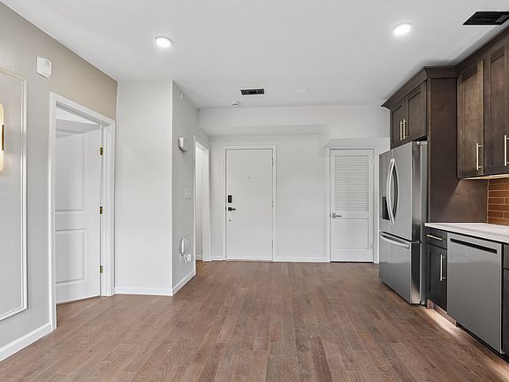 3rd image of 5 Del Lin Dr APT 201