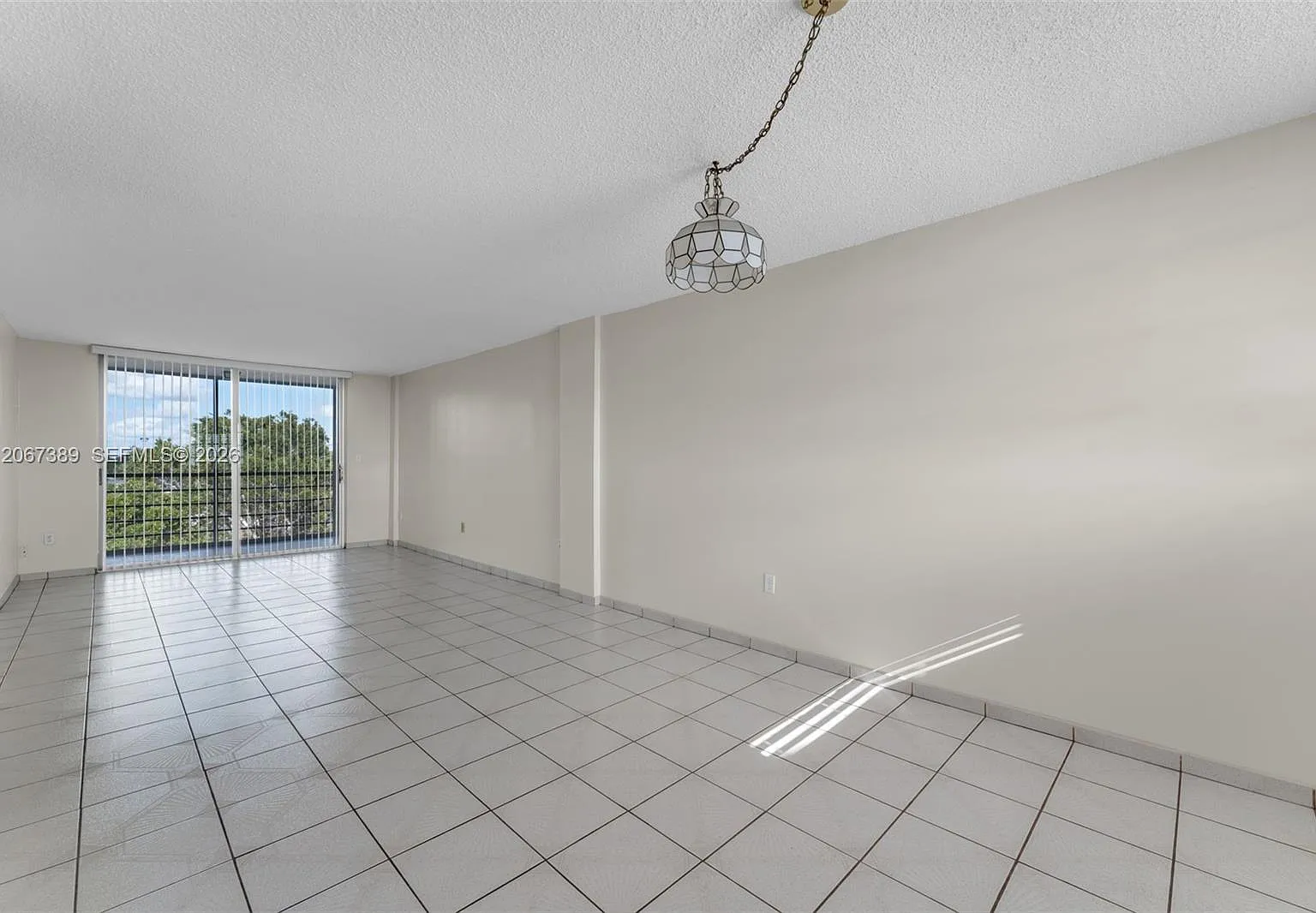 2 bed, 1135 sqft, $1,975 — Photo 2