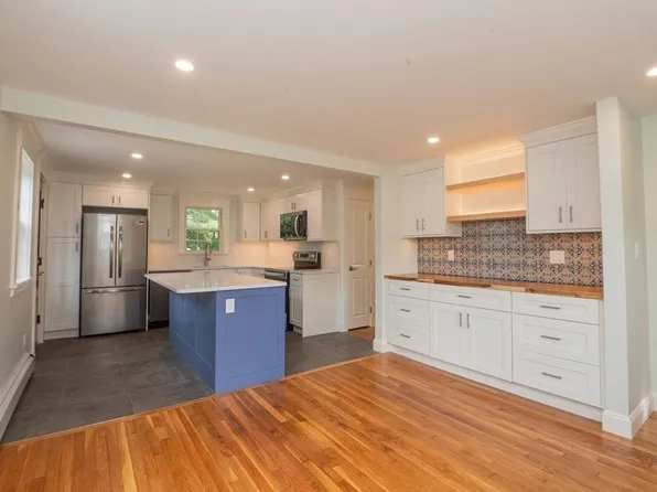 14 Web Rd, Georgetown, MA 01833