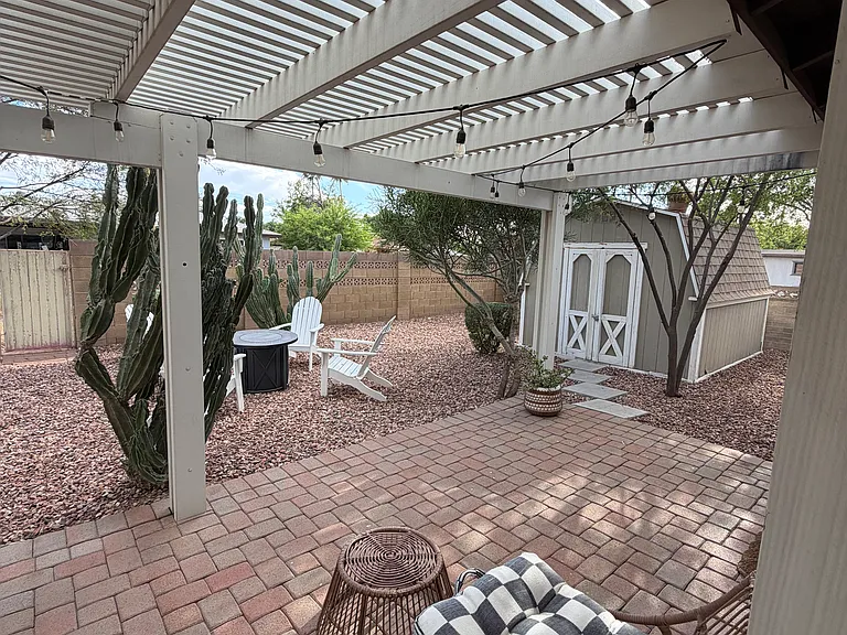 2041 W Marlette Ave — Photo 19