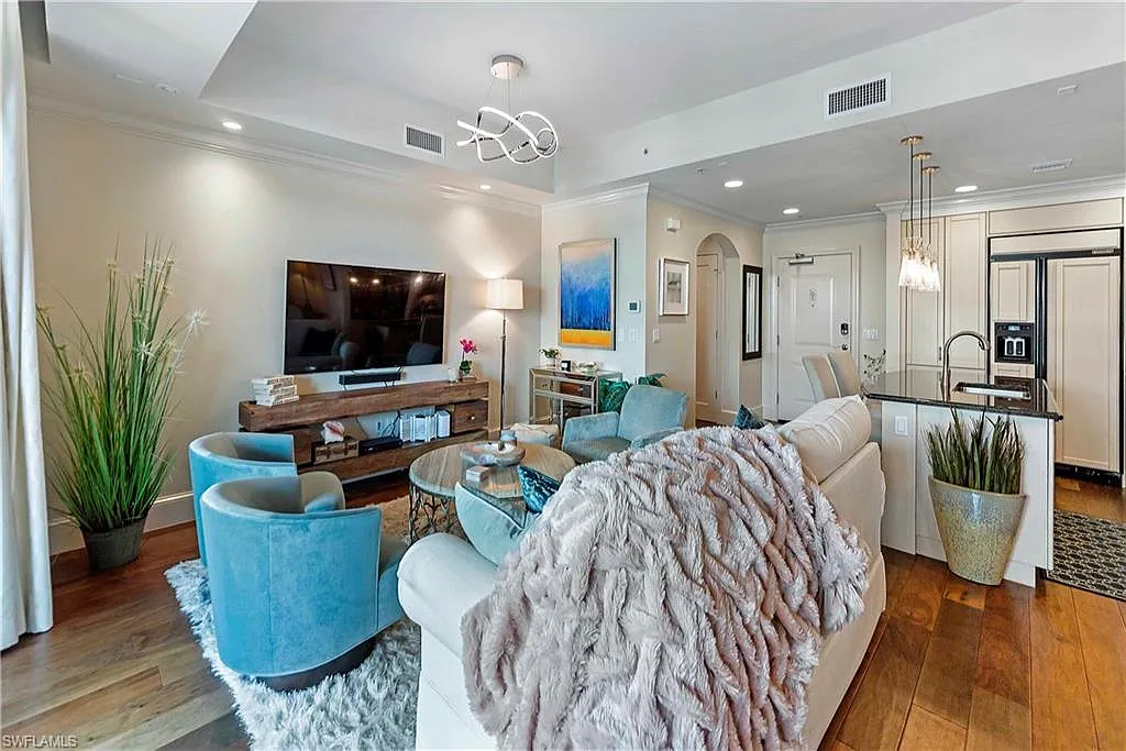 2 bed, 2.0 bath, 1550 sqft, $13,000 — Photo 3