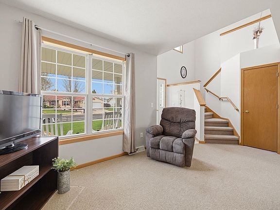 5th image of 1409 Montclair Pl