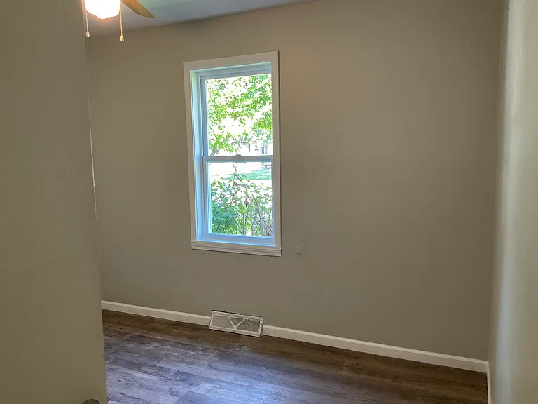 4thbedroom with closet
