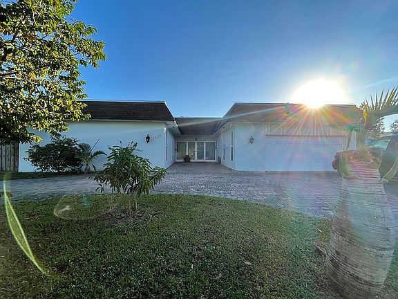 2nd image of 1020 SW 75th Ter