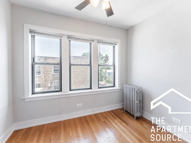 4549 N Leavitt St #3 — Photo 5