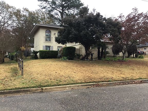 3rd image of 563 Larkin Ln