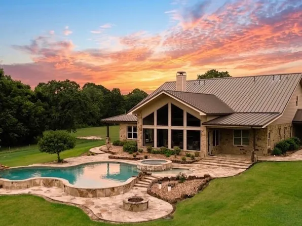 6892 Palm Rd, Sealy, TX 77474