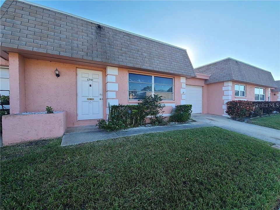 1st image of 6950 Versailles N #12