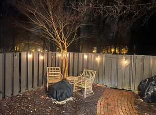 1339 Northgate Sq, Reston, VA 20190