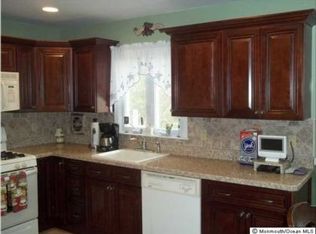 819 Victoria Rd, Toms River, NJ 08753